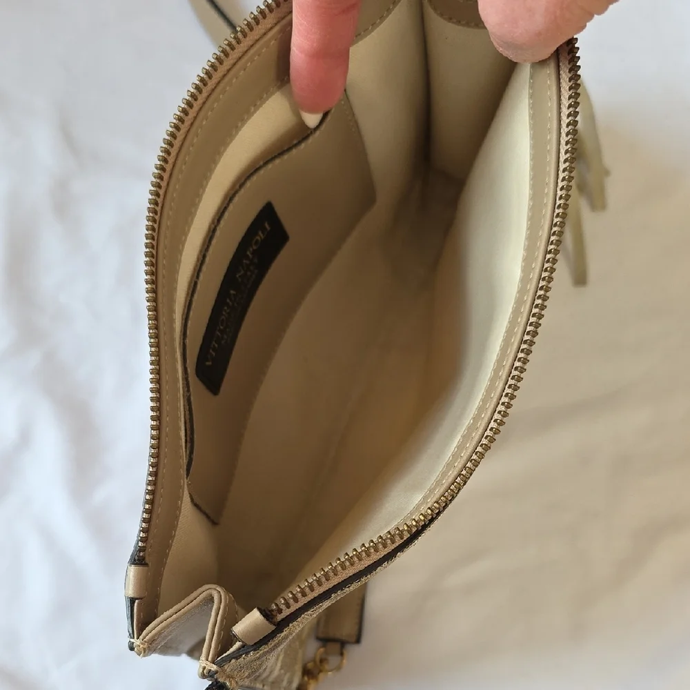 Vittoria Napoli Italian Leather And Elegant Gold Floral Women's Bag - Picture 4 of 5